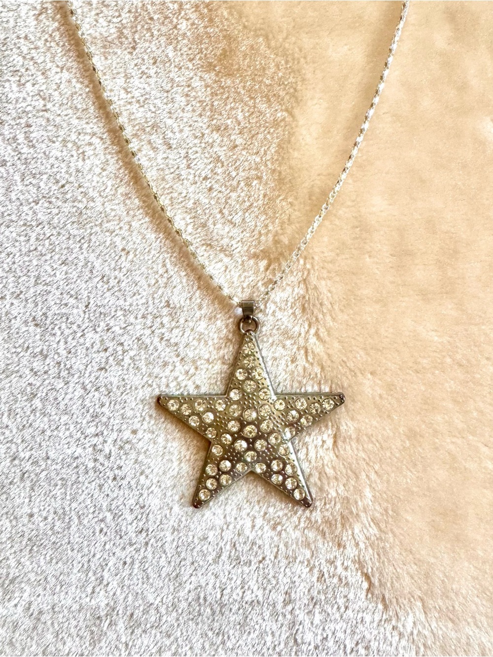 Vintage Y2K Silver Star Bedazzled Pendant Necklace